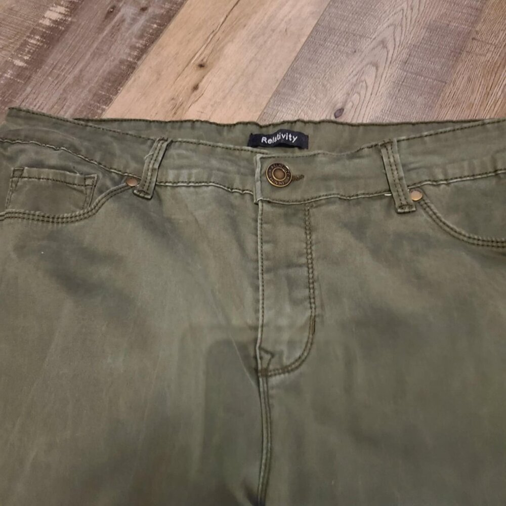 Relativity Olive Cropped Pants - image 3